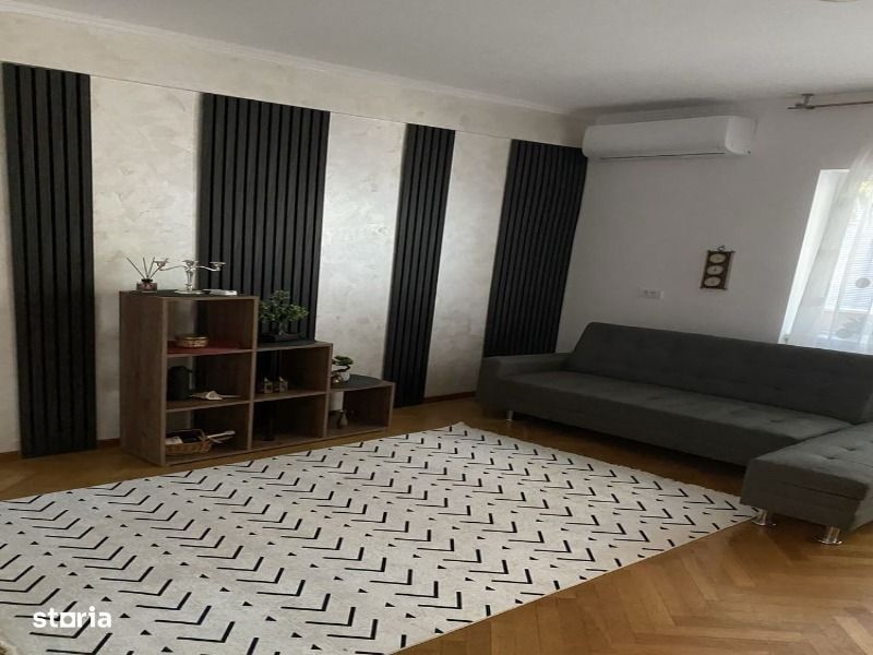 Apartament 4 camere - Central- Facultatea de medicina - Parter