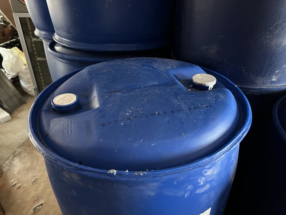 Пластмасови бидони