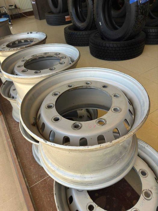 120, 11,75 R22.5 Diska  sotiladi.