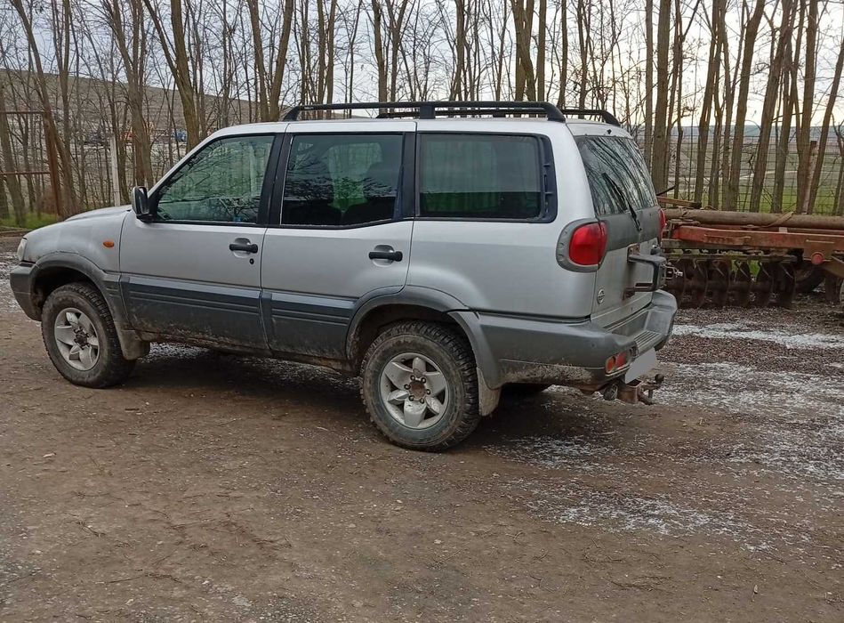and Nissan Terrano II 3,0