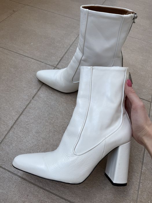 Дамски Бели боти Zara
