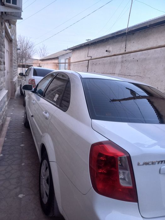 Шевролет ласетти сотилади