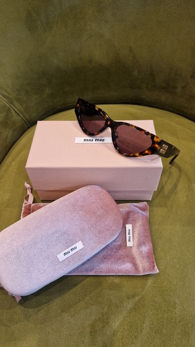 Оригинални слънчеви очила MIU MIU