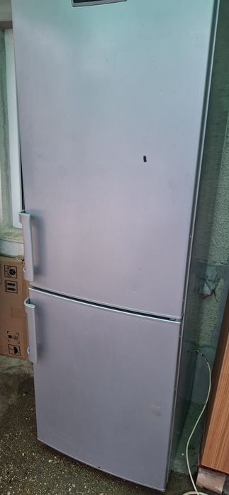 Vând frigider ARTIC..