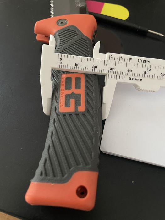 briceag victorinox bear grils