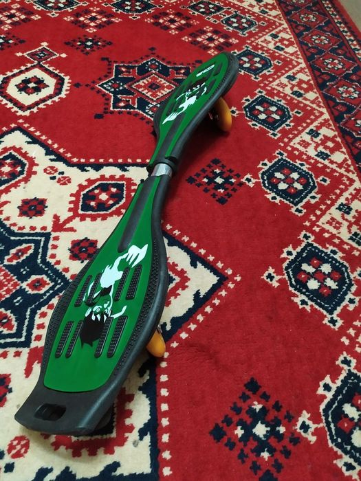 Роллерсёрф (скейтборд бабочка 2-х колесный)