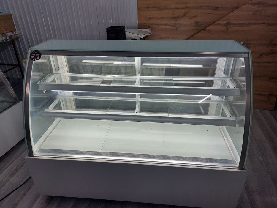 Витрина холодильная кондитерская
