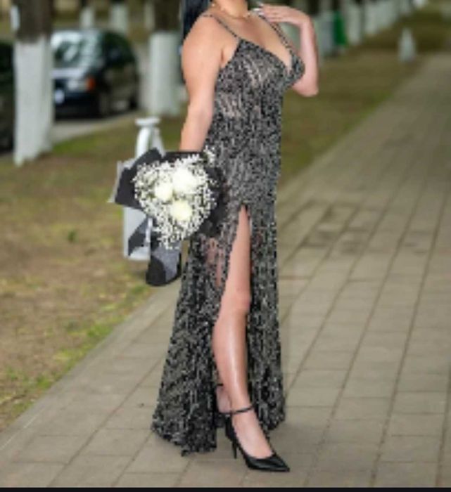 Бална рокля с дантела