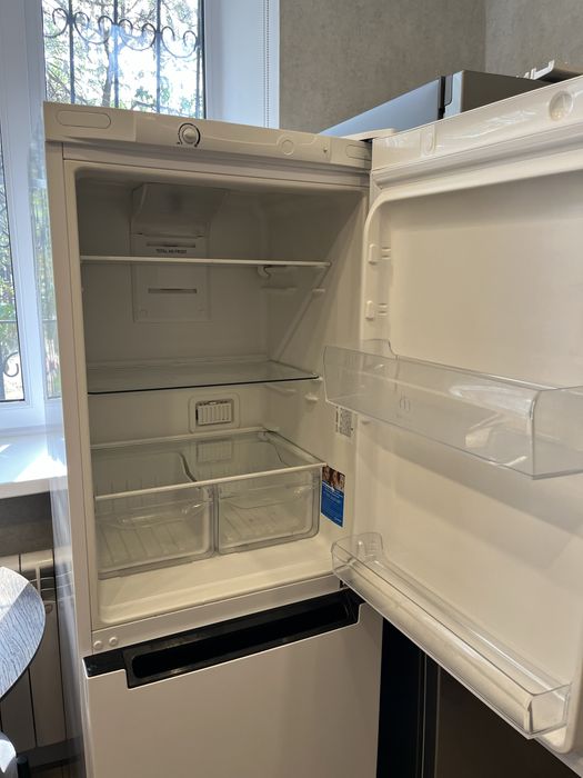 Холодильник INDESIT