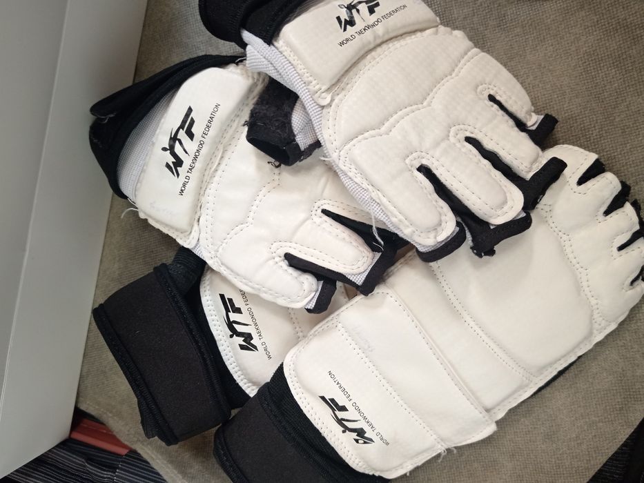 Продам перчатки для рук/ног