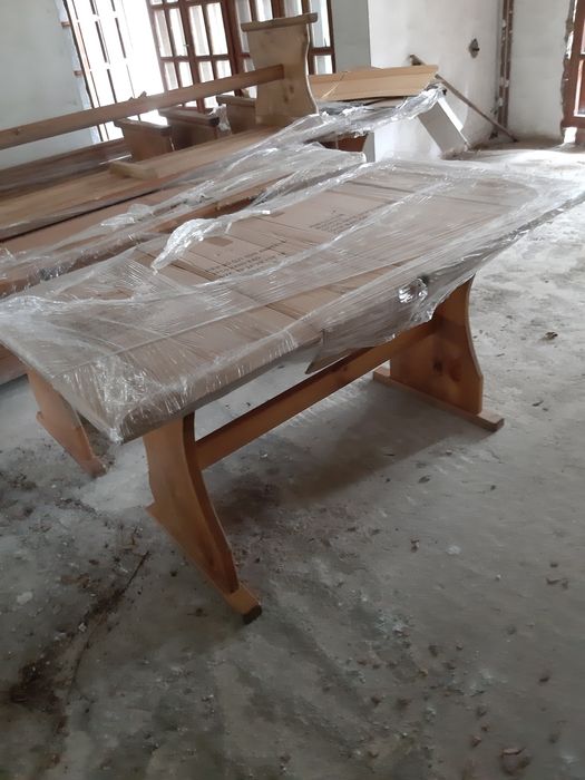 Баварски дървени маси с пейки