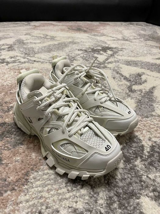 Vand adidasi balenciaga track marimi diferite