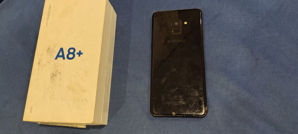 Продам Самсунг А 8+