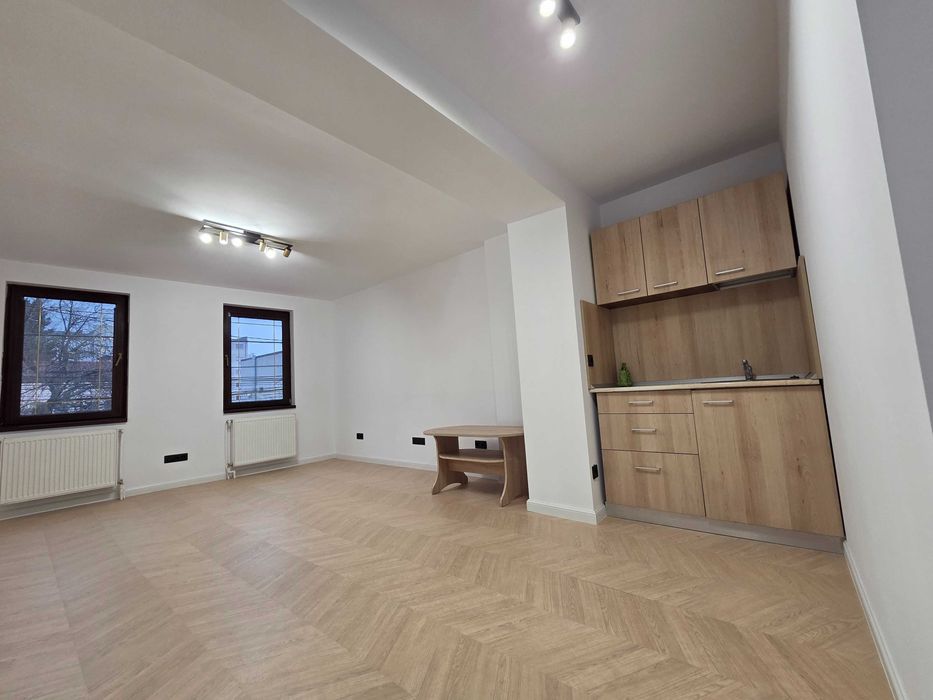 Inchiriere Clădire Birouri P+2-Ultracentral Ploiești-100mp/etaj+Curte