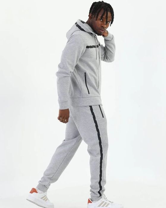 Спортивные костюмы Lacoste