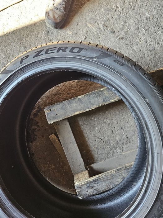 2 anvelope vara 255 40 21 Pirelli Pzero 2023
