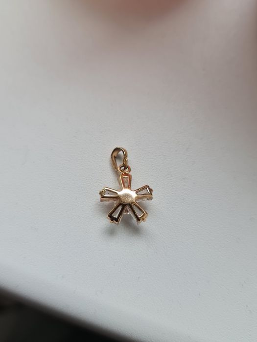 Pandantiv aur 1.60g 14K 585, bijuterie deosebita, in forma de floare!