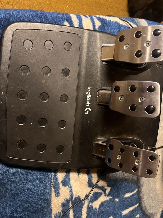 Vand logitech g29 perf stare de functionare.