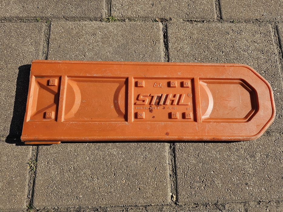 Vând Apărătoare Lamă Drujbă Stihl, În Stare Foarte Bună, 37 cm Lungime