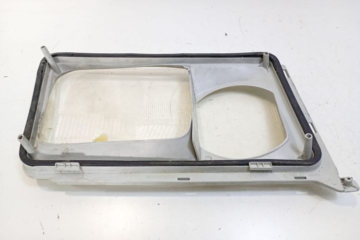 Sticla far stanga cu defect 1305544028 Mercedes-Benz W124 prima gener