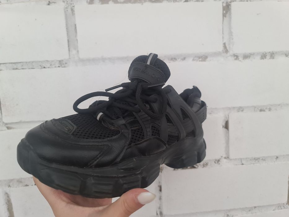 Кроссовки (черные)