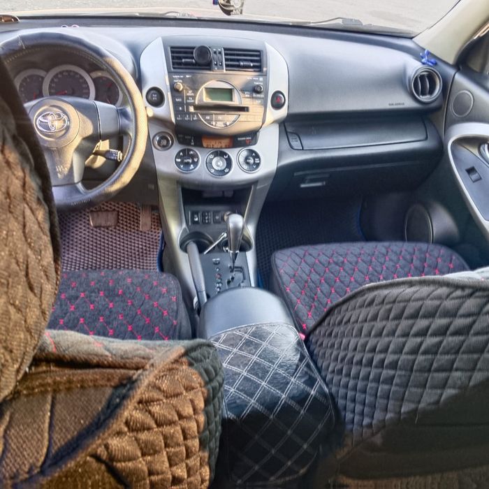 Продам машину Toyota RAV 4