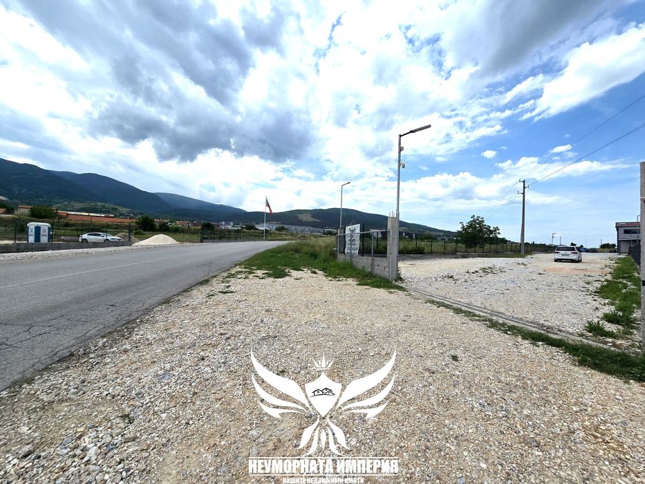 Под наем земя, парцел, паркинг 500кв.м. в гр.Куклен пътя за Пловдив на асфалтов път