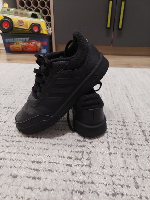 Маратонки Адидас