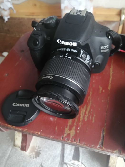 Продам фотоаппарат Canon EOS1200D