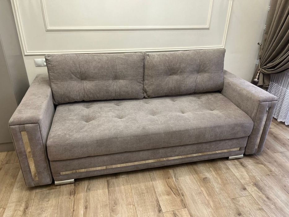 Продам диван. В красивом цвете