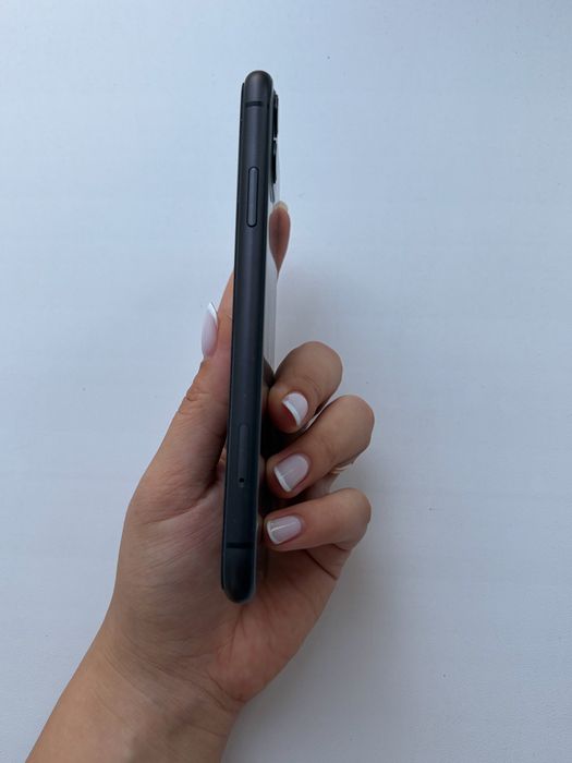 Продам Iphone 11