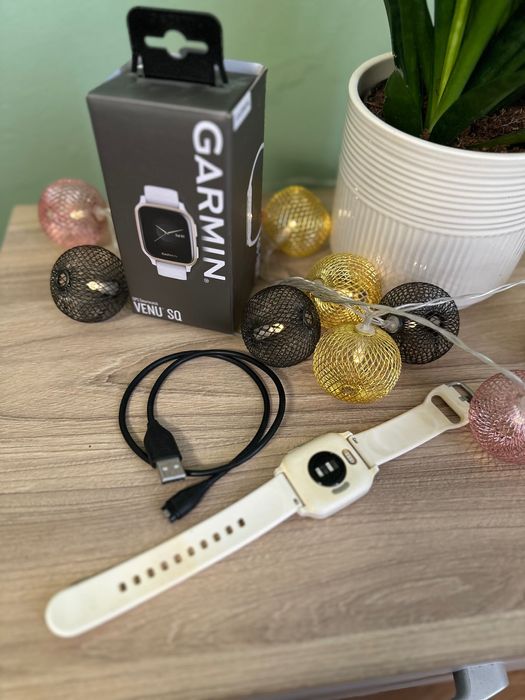Garmin Venu Sq - alb/aurie
