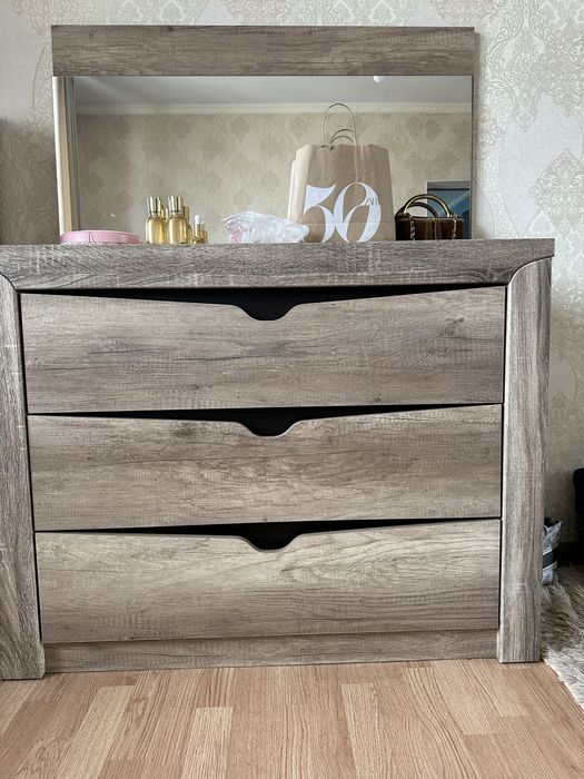 Спальный гарнитур