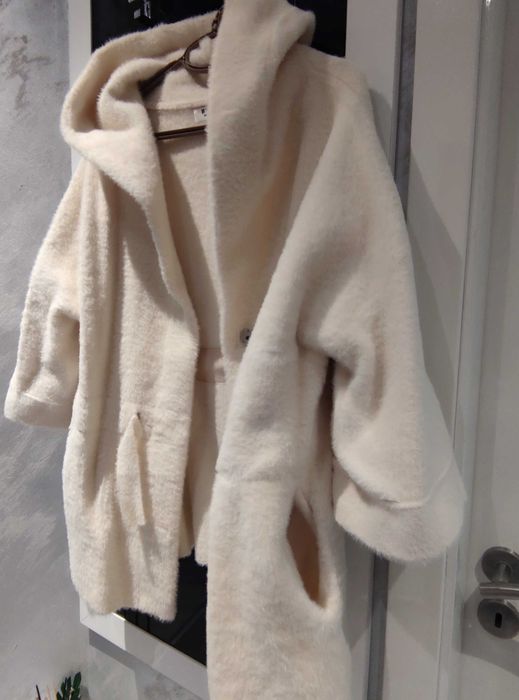 Дамска жилетка, имитация на кашмир в цвят шампанско