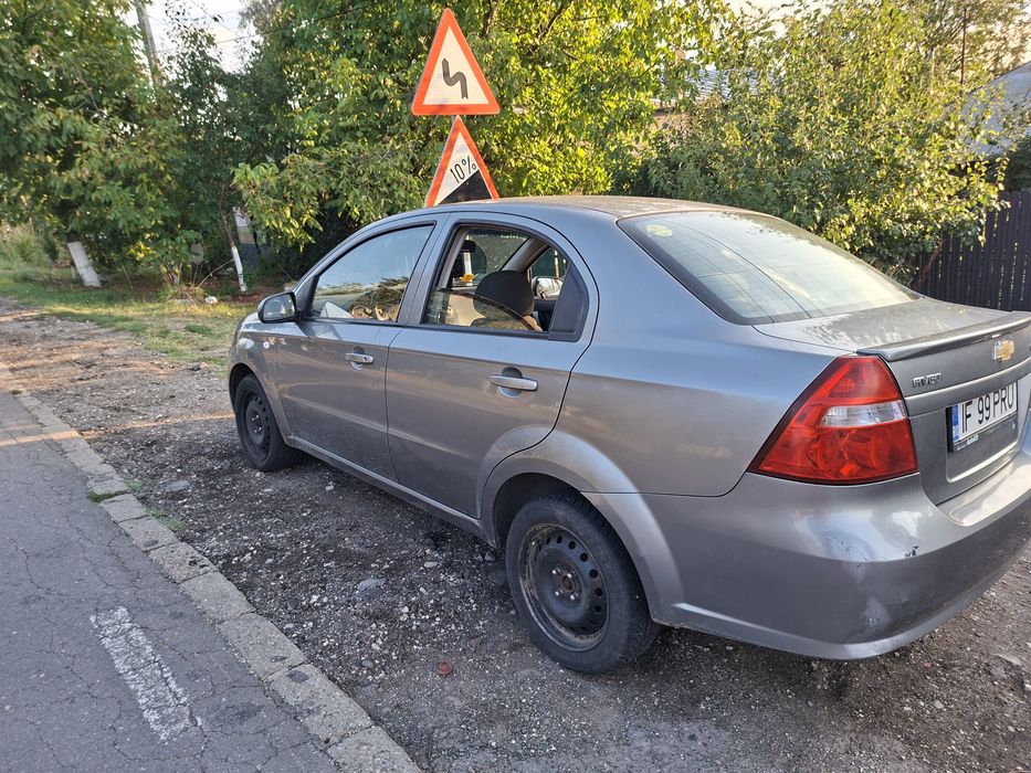 Vând sevrolet aveo
