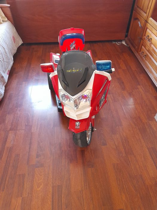 Акумулаторен полицейски мотор