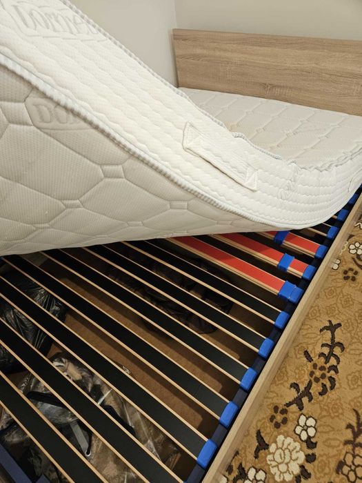 Матрак Дормео + Подматрачна рамка / Много запазени !