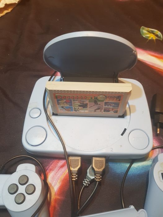 Ретро игра с 2000 различни игри