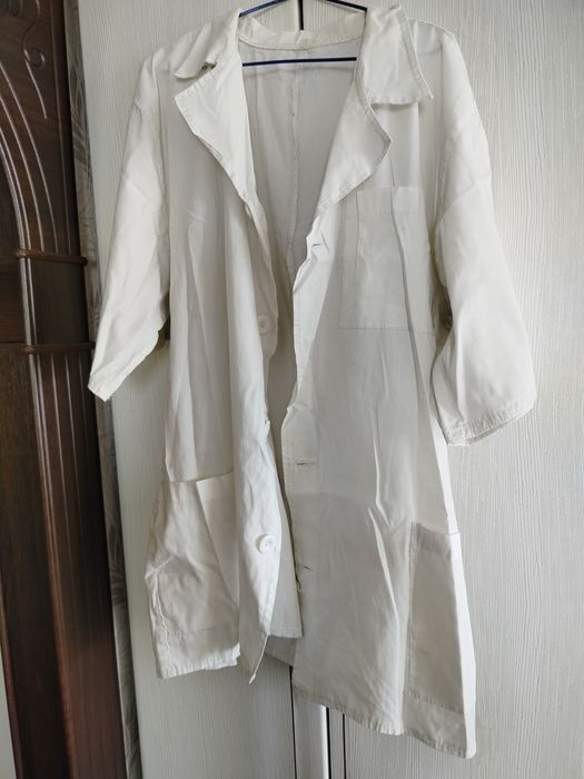 Белый халат б/у .