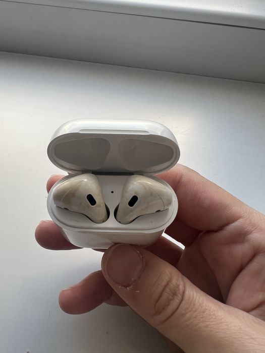 Продам наушники Air Pods оригинал.