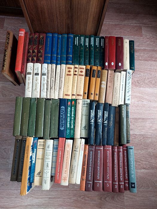 Продаю книги интересные не дорого