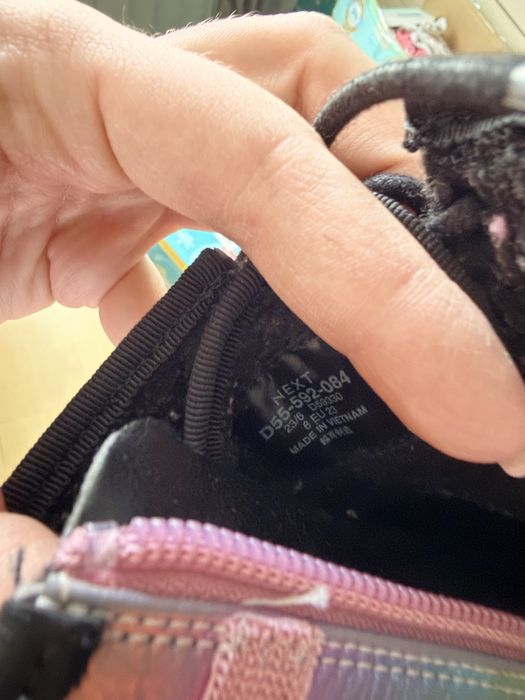 Продам детские ботинки Next