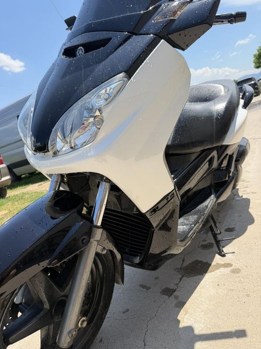 Продавам ЯМАХА Х-МАХ 125 2009г Всичко по мотора е прегледано нова боя
