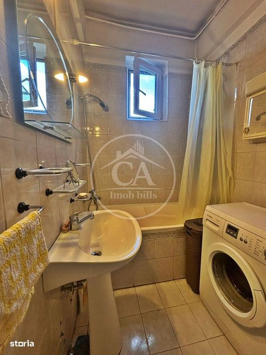 Apartament de vanzare cu 3 camere in zona Dacia Oradea