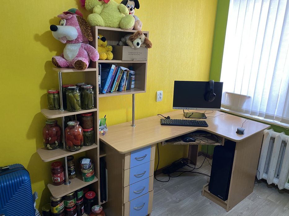 Компьютерный стол