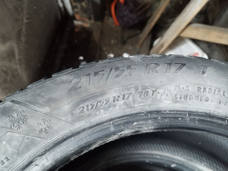Продам комплект резины 215/55/17