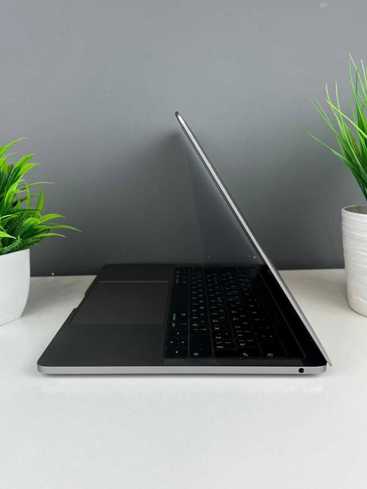 MacBook Pro 2019, 1265а63705
