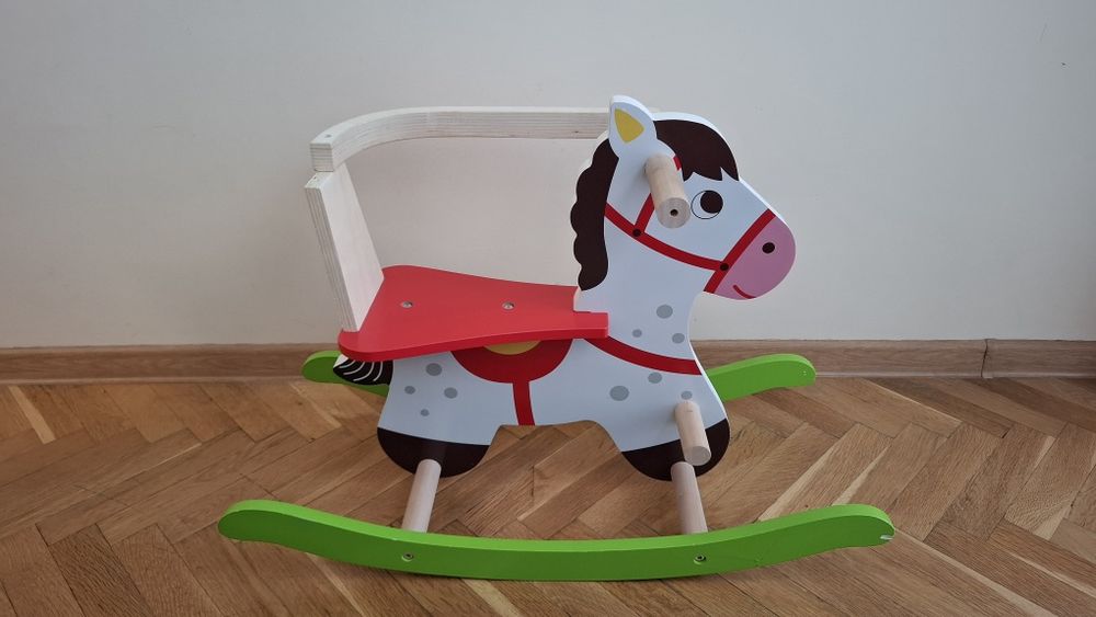Дървена люлка Конче