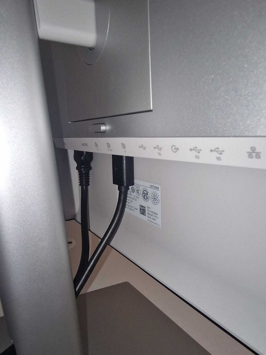 Vand/schimb 2 monitoare Dell UltraSharp 27", DisplayPort, USB-C, Hub