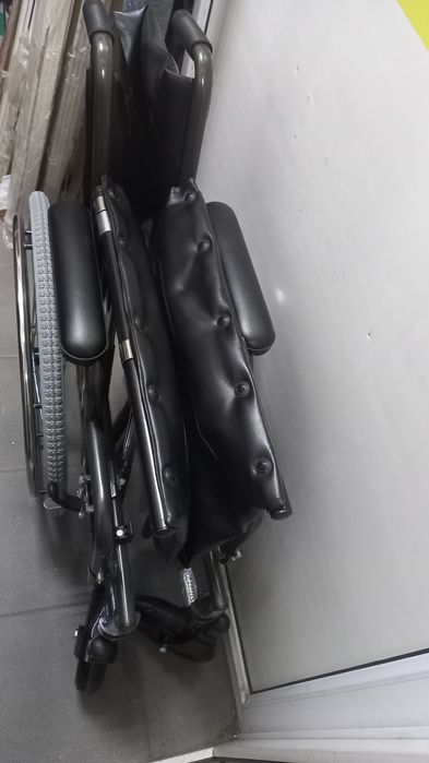 Продаётся инвалидная коляска .